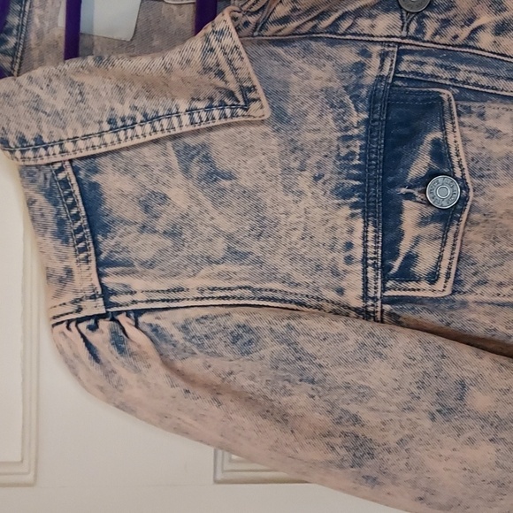 JOIE Button-Front Demarea Pink Stone Wash Denim Jacket - Picture 11 of 12